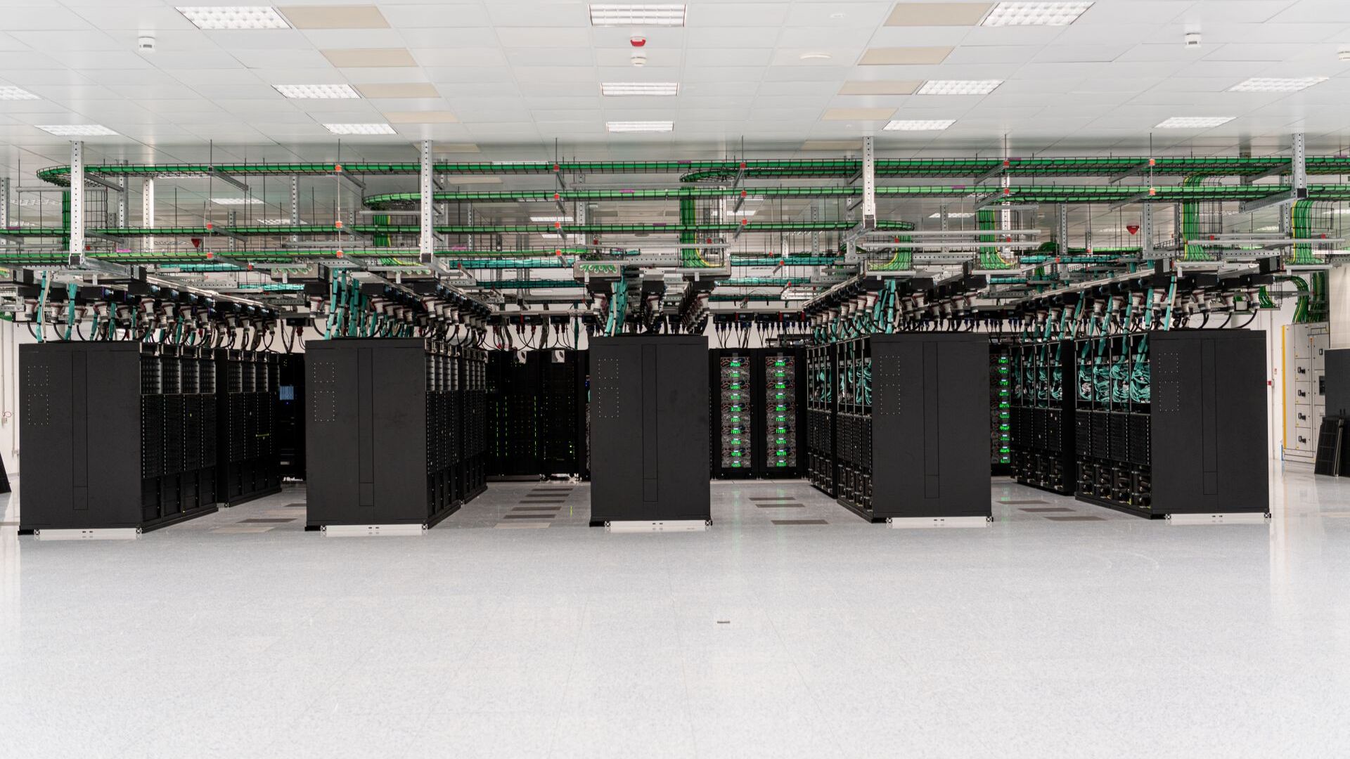位于博洛尼亚大数据技术中心内的欧洲中期天气预报中心的超级计算机（摄影 Giacomo Maestri）