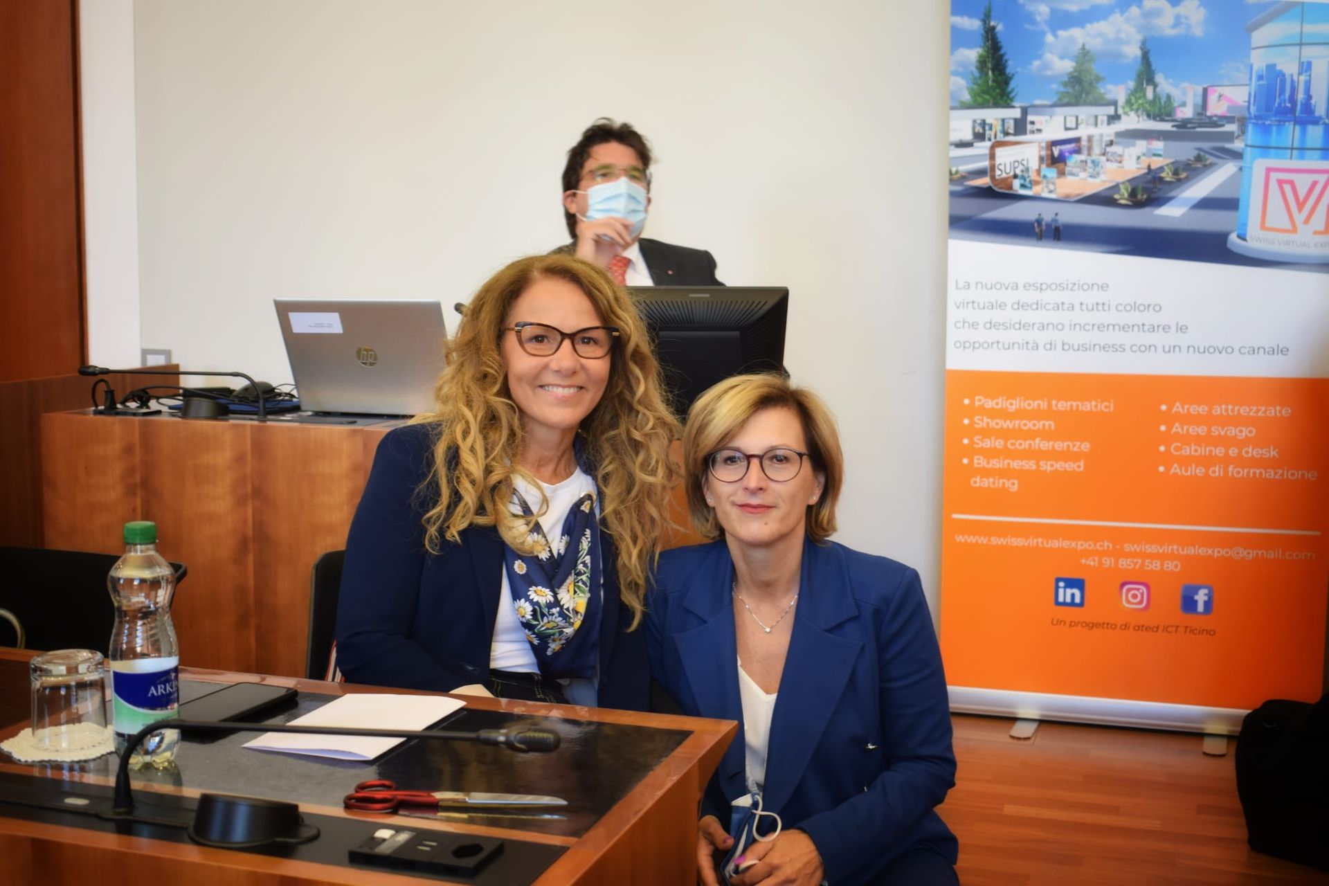 Milena Folletti, madrina dello "Swiss Virtual Expo" e Responsabile Programmazione della RSI, con Cristina Giotto, Direttrice dell'associazione ated-ICT Ticino