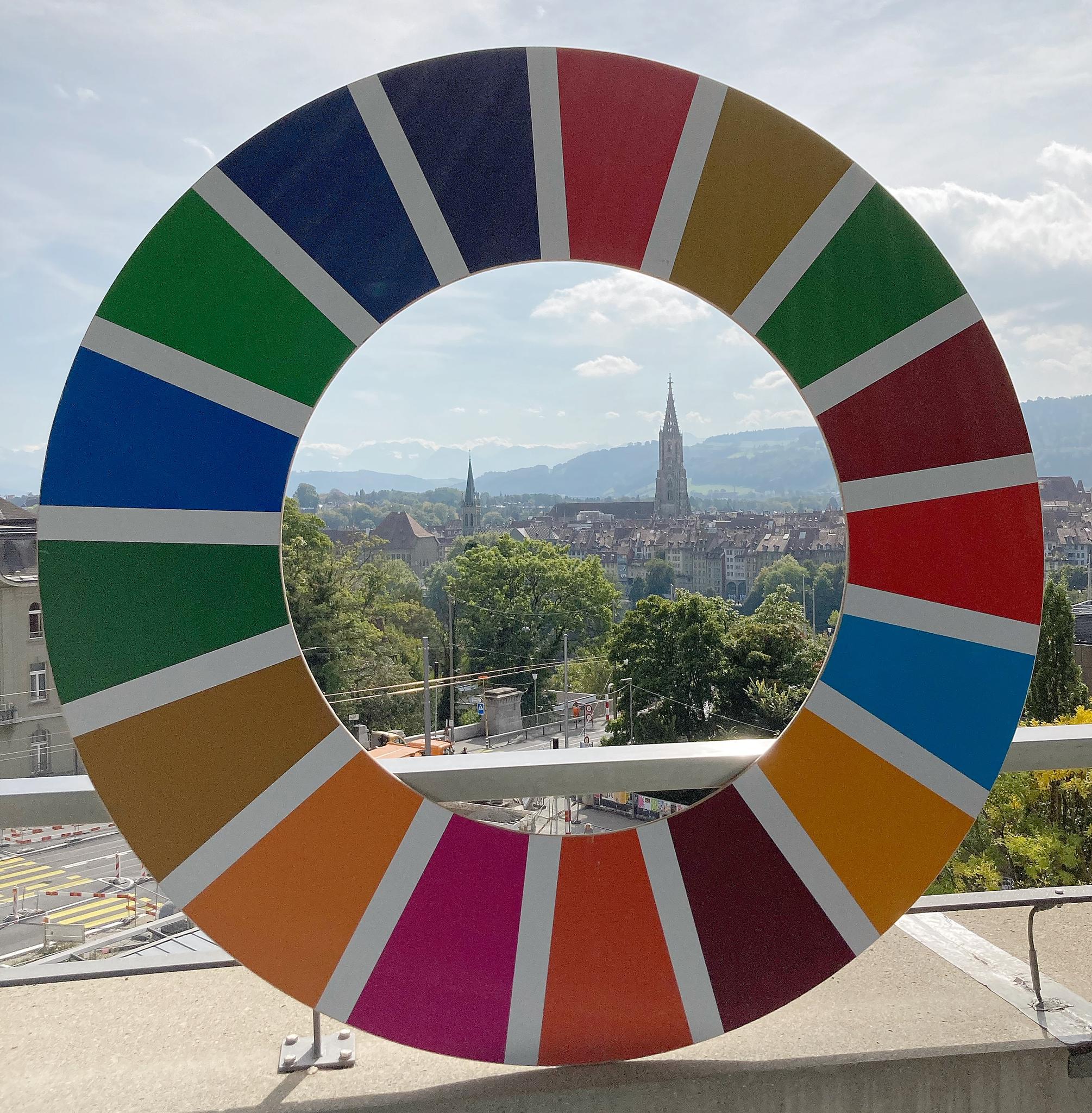 La città di Berna (Svizzera) vista attraverso il simbolo dell'Agenda 20230 delle Nazioni Unite