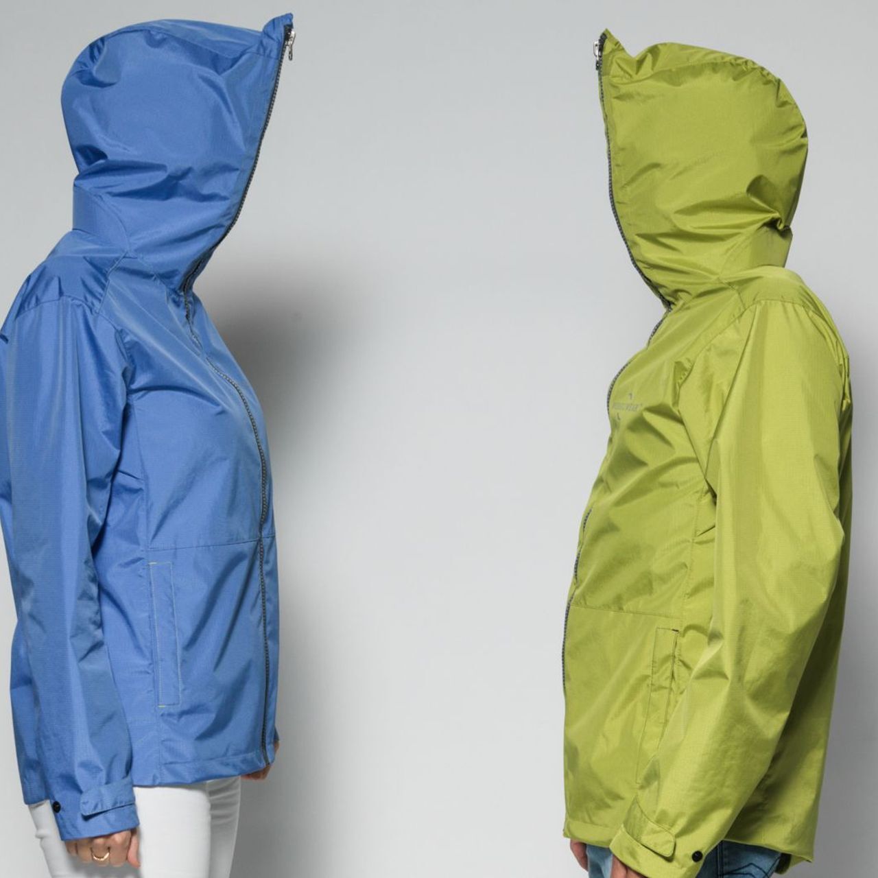 Due varianti della giacca “ecoloigica” Wear2Wear: blu o verde? Lo strato esterno della 