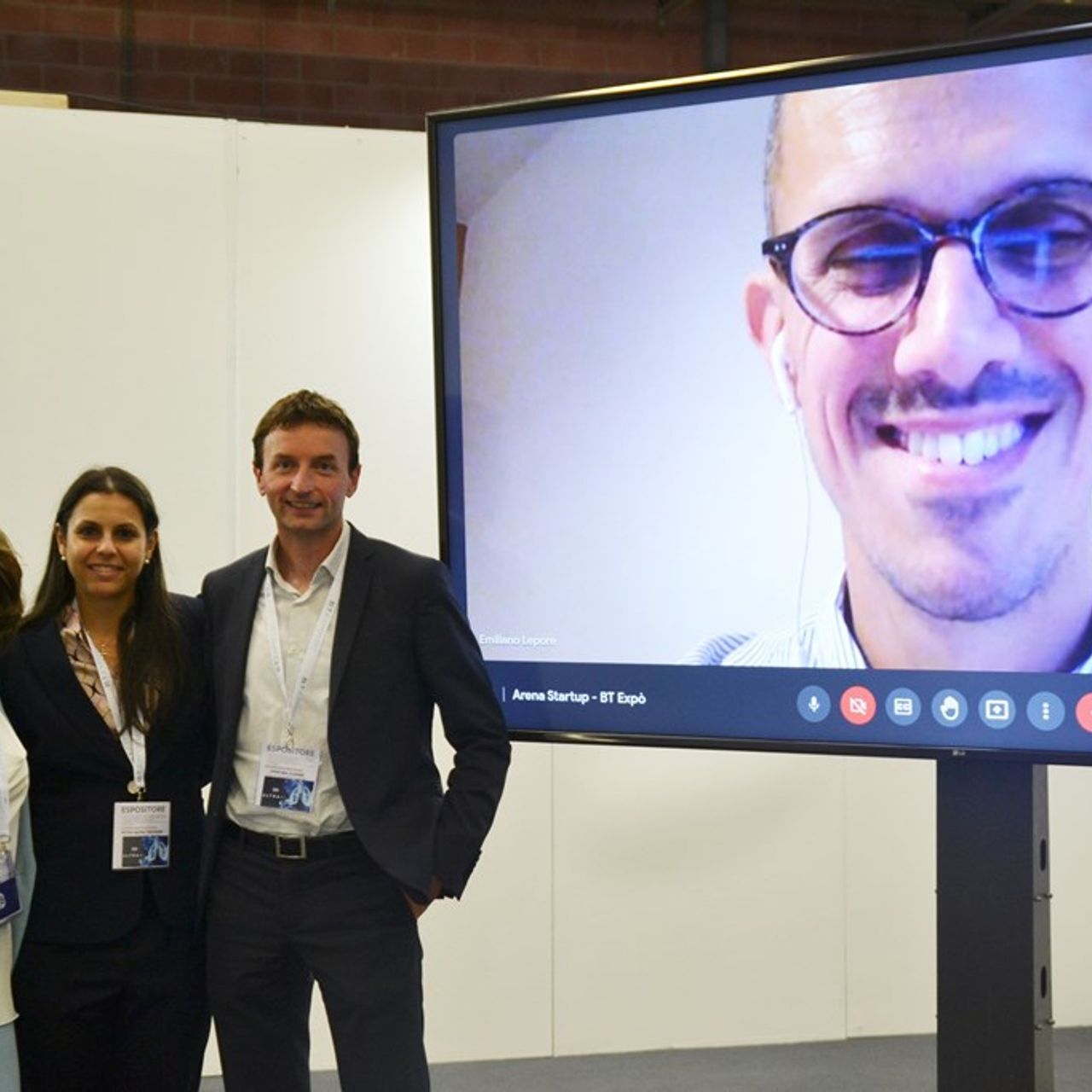 Alena Bruschetti, Petra Trevisan e Jonni Malacarne di UltraAl Srl di Trento ed Emiliano Lepore di Recornea Srl di Martignacco (Udine) rappresentavano le due start-up premiate a “B.T. Expo Biomedical Technologies Expo”