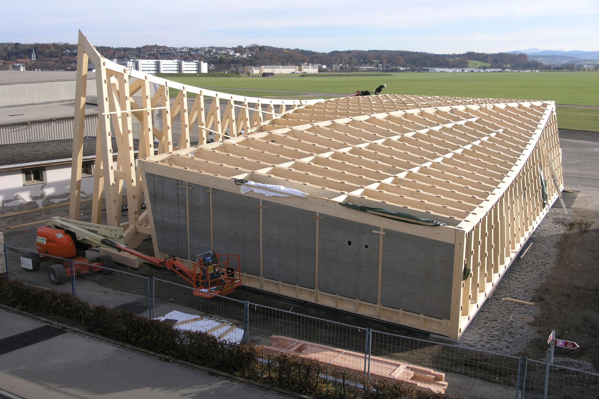 Il padiglione dello Switzerland Innovation Park Zurich in costruzione