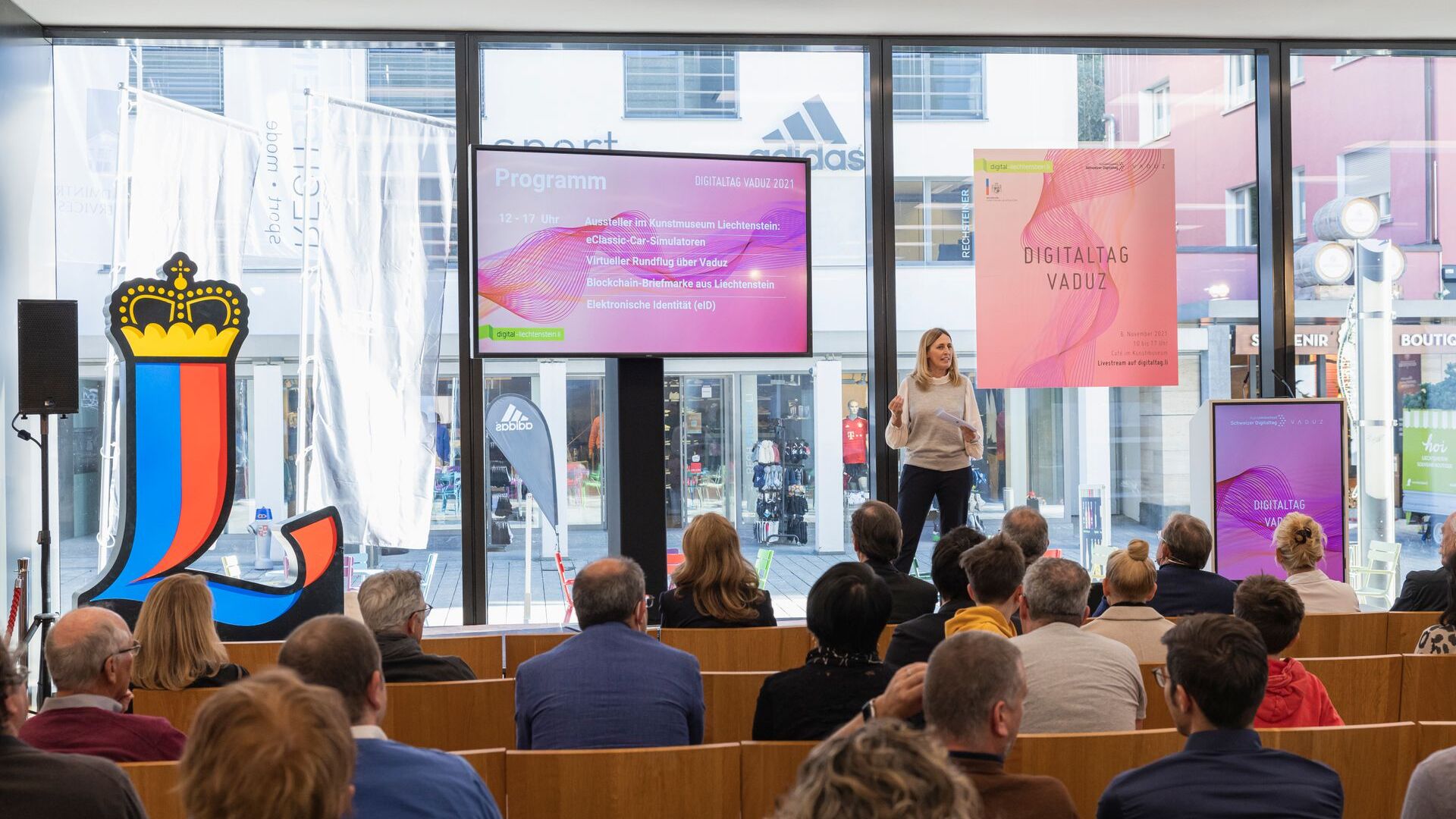 The "Digitaltag Vaduz", welcomed by the Kunstmuseum of the capital of the Principality of Liechtenstein on Saturday 6 November 2021, aroused the enthusiasm of the public and speakers in analogy with the "Digital Day Switzerland" of the following day 10