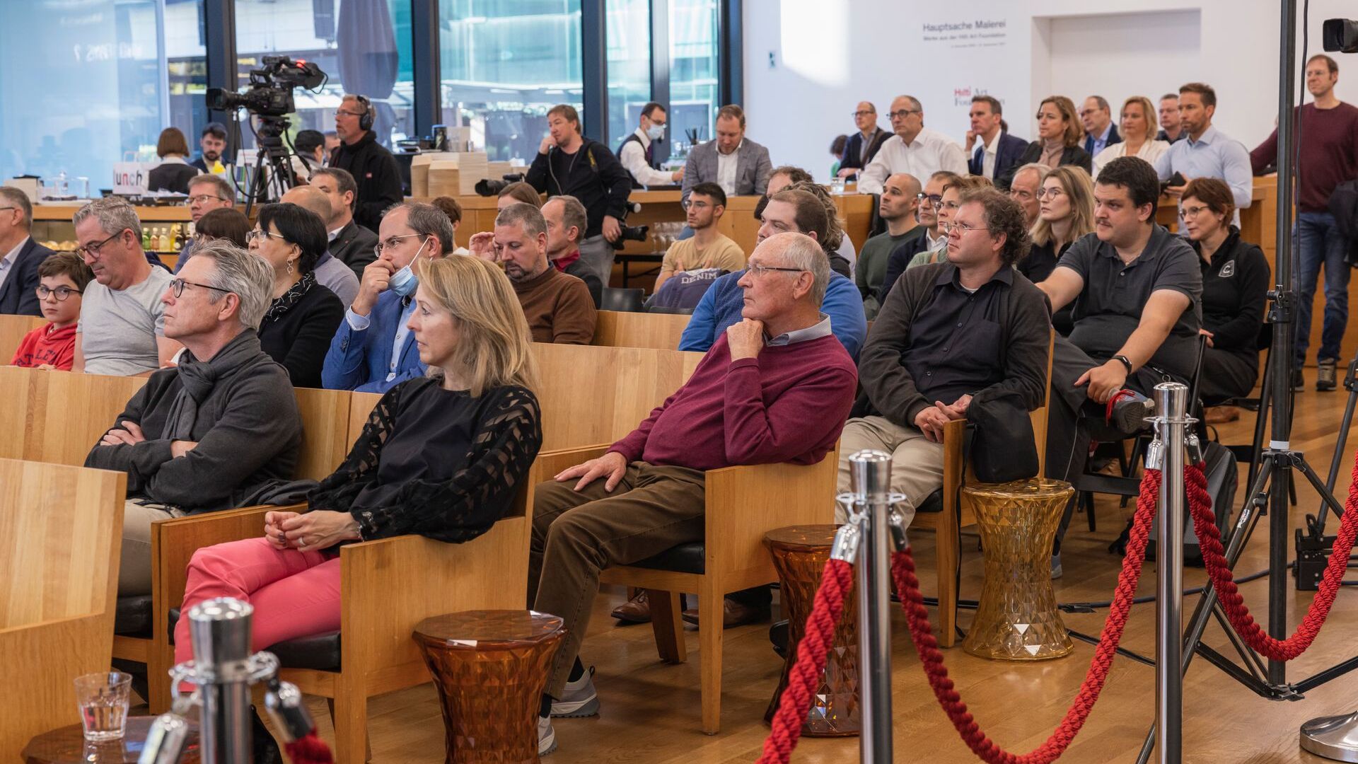 The "Digitaltag Vaduz", welcomed by the Kunstmuseum of the capital of the Principality of Liechtenstein on Saturday 6 November 2021, aroused the enthusiasm of the public and speakers in analogy with the "Digital Day Switzerland" of the following day 10