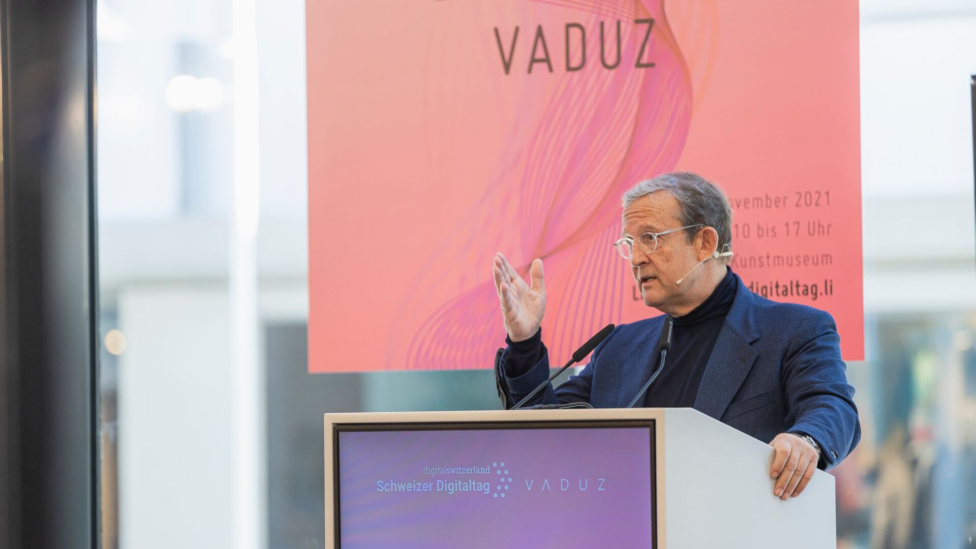 De "Digitaltag Vaduz" werd op zaterdag 6 november 2021 verwelkomd door het Kunstmuseum van de hoofdstad van het Vorstendom Liechtenstein: de toespraak van Fritz Kaiser, voorzitter en eigenaar van Kaiser Partner