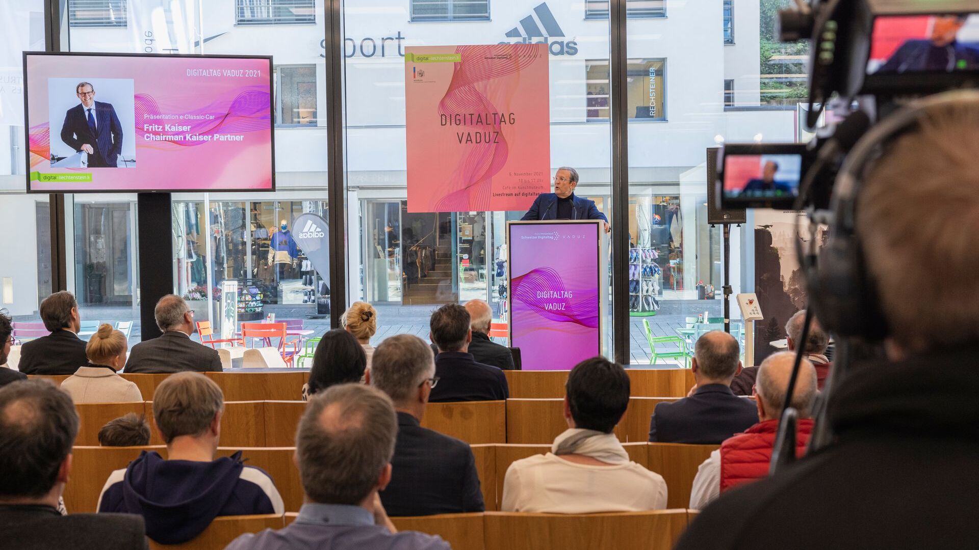 Liechtensteinin ruhtinaskunnan pääkaupungin taidemuseo toivotti "Digitaltag Vaduzin" tervetulleeksi lauantaina 6. marraskuuta 2021: Kaiser Partnerin puheenjohtajan ja omistajan Fritz Kaiserin puhe.