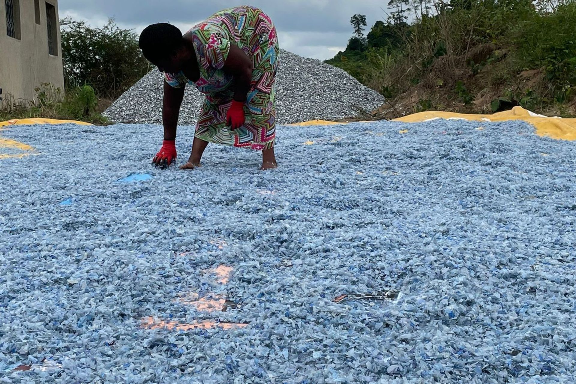 Le attività femminili di raccolta della plastica dell "Aassociazione Zenzero" in Ghana