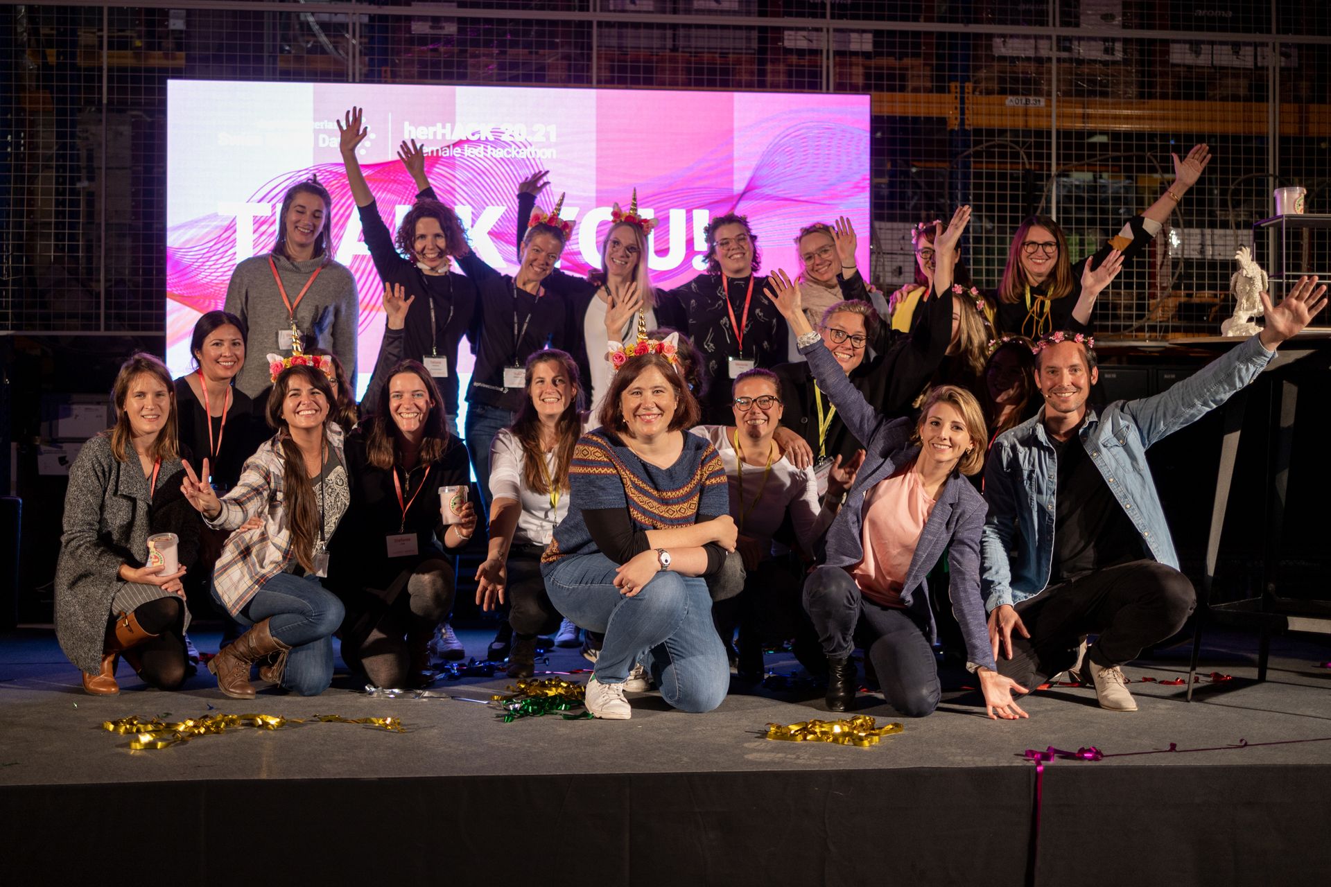 Хакатонът за жени „HerHack“, организиран на 6 и 7 ноември като част от „Swiss Digital Day“, беше спечелен от Team Iconics, сформиран от Мелани Менге, Фиона Хедигер, Ямина Сигрист, Мария Клиш и Елизабет Макензи (Снимка: Мориц Шмид )