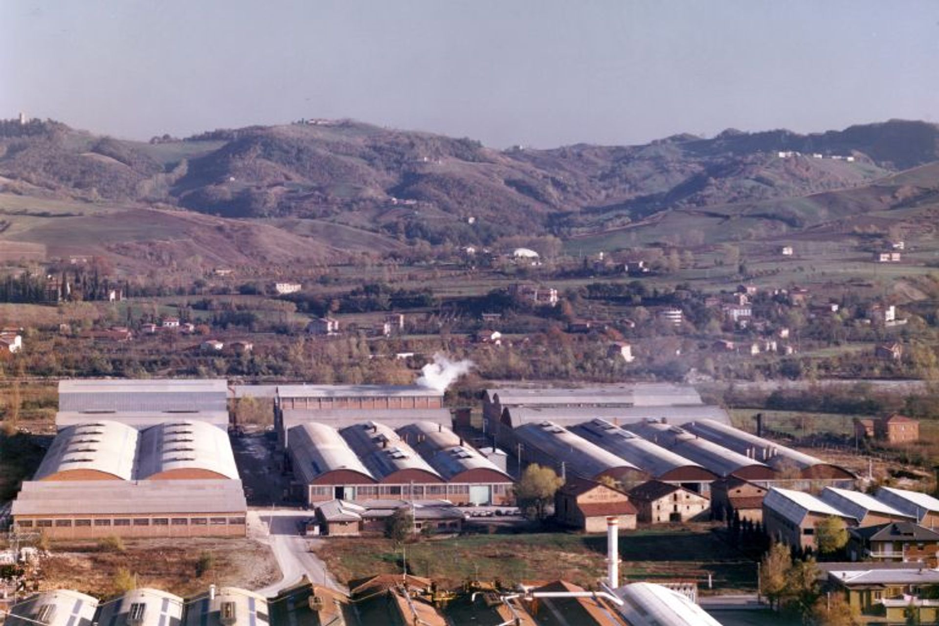 L'hub industriale di Castellarano (Reggio Emilia) in un'immagine d'epoca risalente agli Anni 80