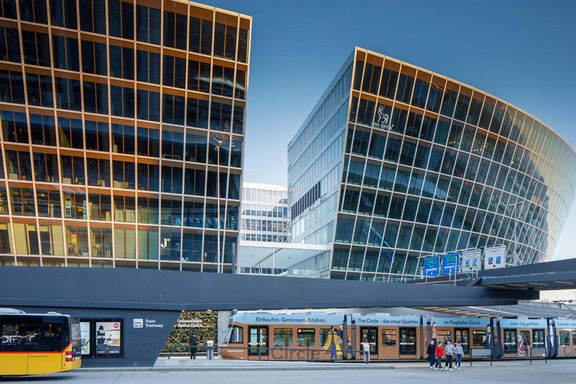Il Convention Center "The Circle" presso l'aeroporto di Zurigo può ospitare conferenze per un massimo di 2.500 ospiti, con alloggio offerto da due hotel Hyatt