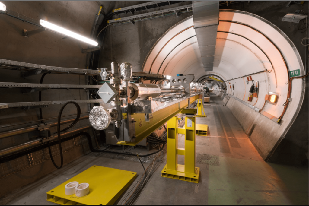 La cellula di contenimeto del plasma del CERN è lunga 10 metri