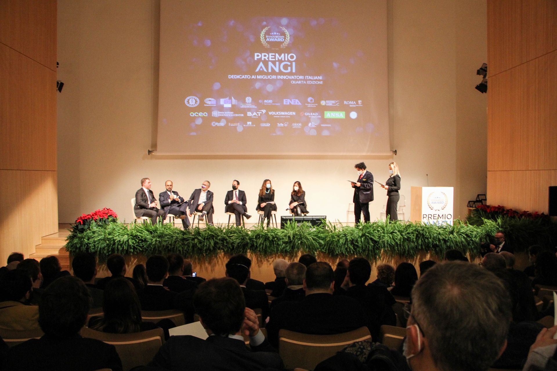 La cerimonia di consegna della quarta edizione del "Premio ANGI" a 30 startup italiane innovative