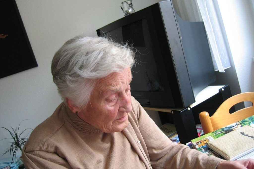Alzheimers-Perusinis sjukdom, även känd som Alzheimers sjukdom, är den vanligaste formen av progressivt invalidiserande degenerativ demens med debut främst i presenil ålder, dvs. över 65 år