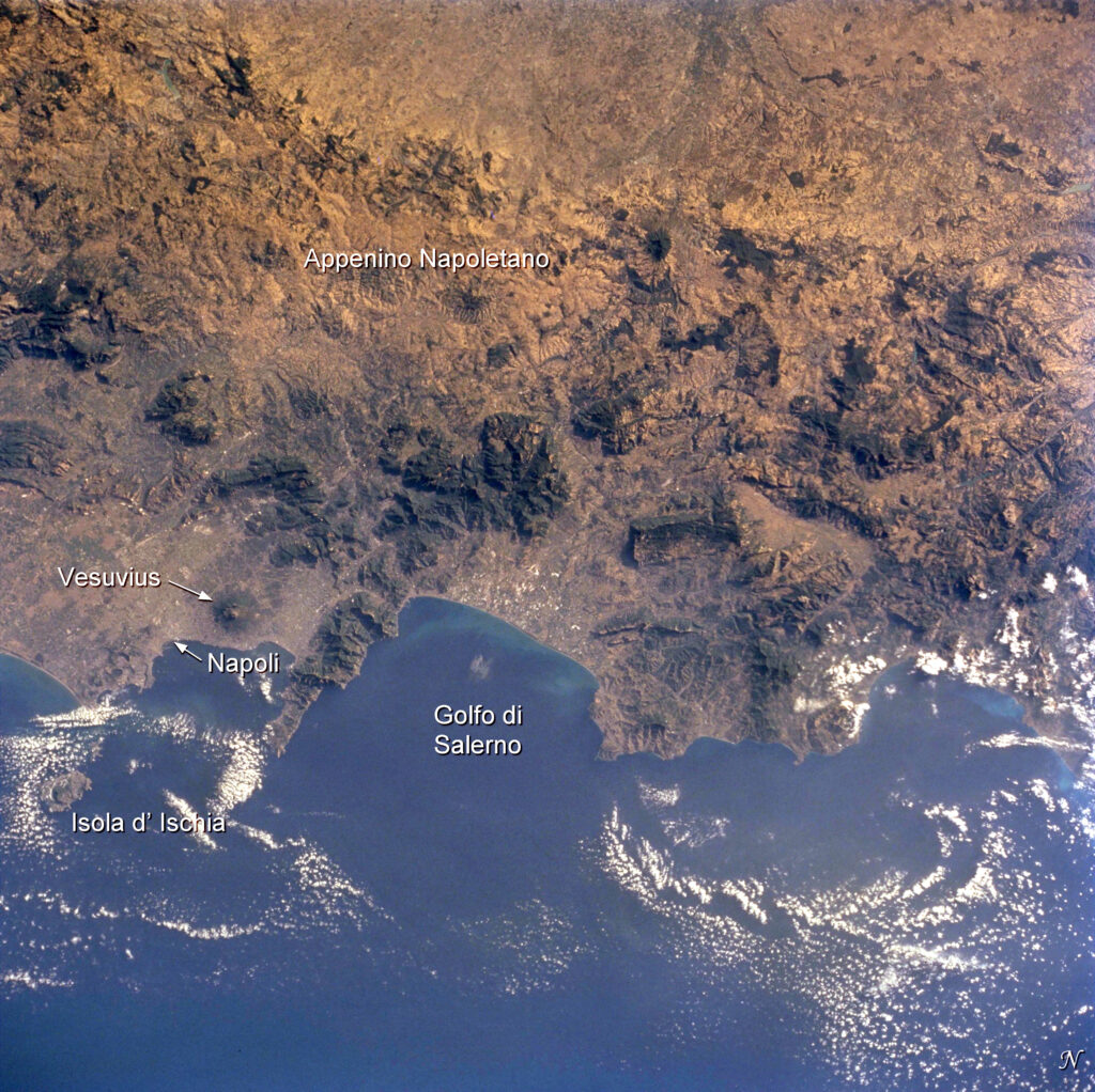 L'area del Vesuvio ripresa da un satellite della NASA e dotata di indicazioni geografiche