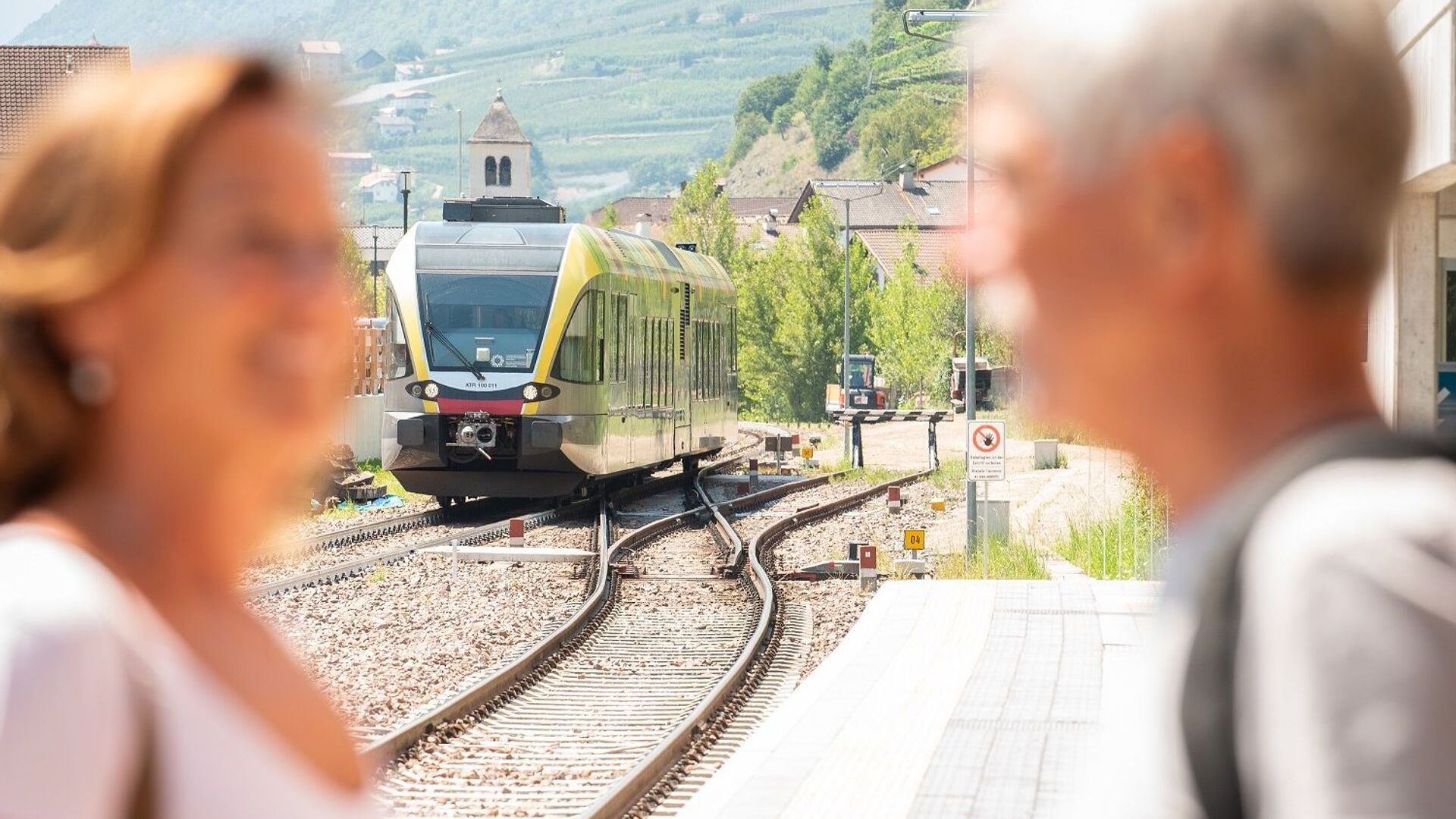 Un treno della società Strutture Trasporto Alto Adige (STA)