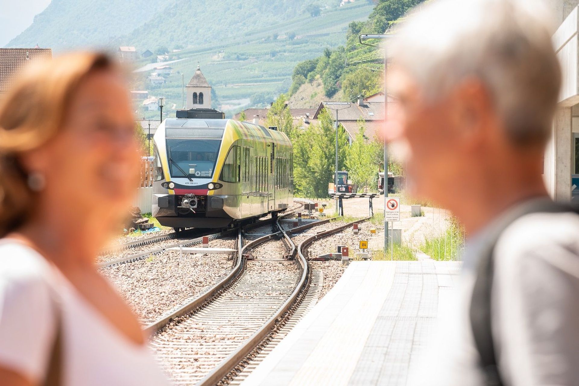 Un treno della società Strutture Trasporto Alto Adige (STA)