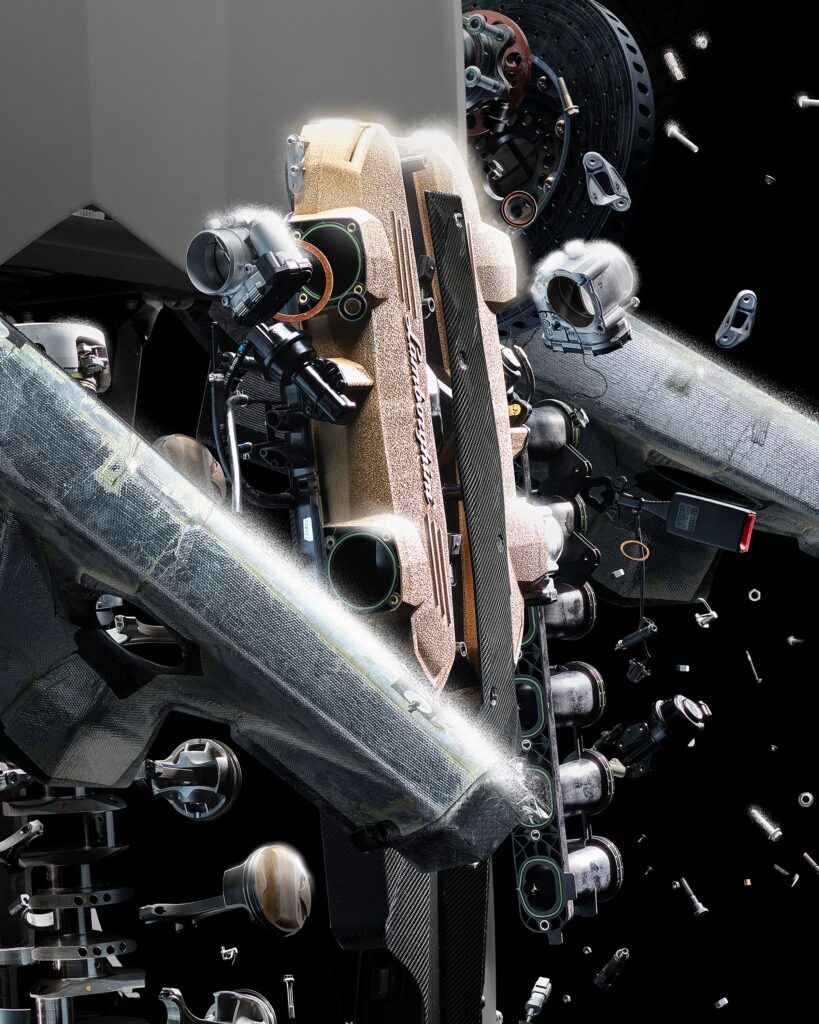 Истинската и дигитална работа „Space Time Memory“, създадена от швейцарския художник Fabian Oefner с отделните компоненти на Lamborghini Aventador Ultimae