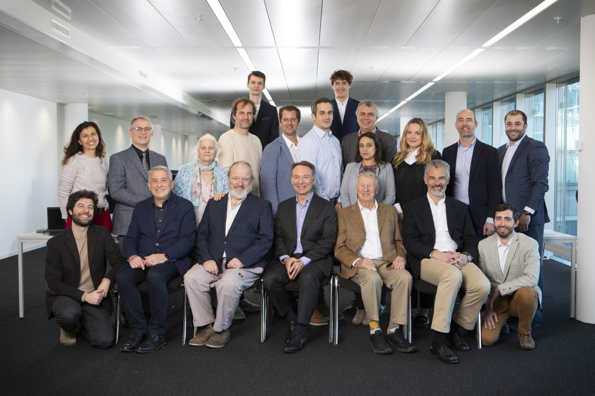 Les fondateurs et ouvriers de l'entreprise Transmutex à Genève
