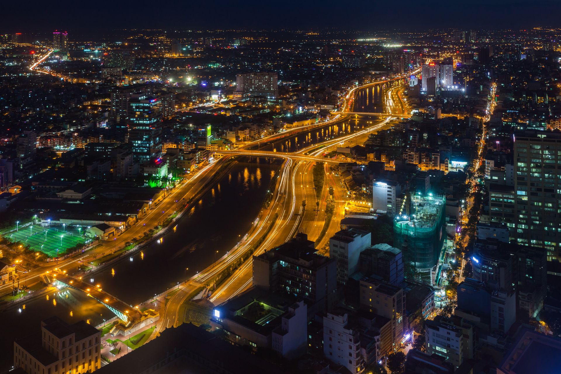 Ноћни поглед на Хо Ши Мин са врха Битекцо финансијског торња