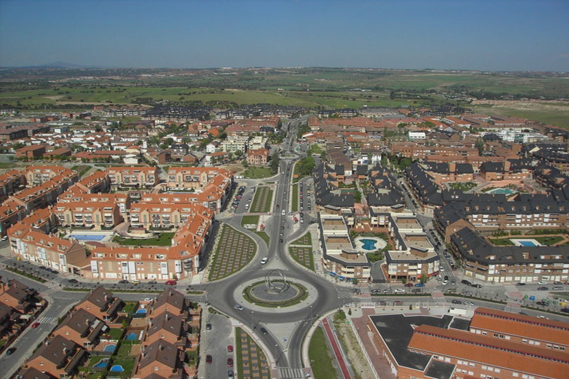 Vista aerea di Villanueva del Pardillo, località nei sobborghi di Madrid, la quale si presta bene ai "super isolati"