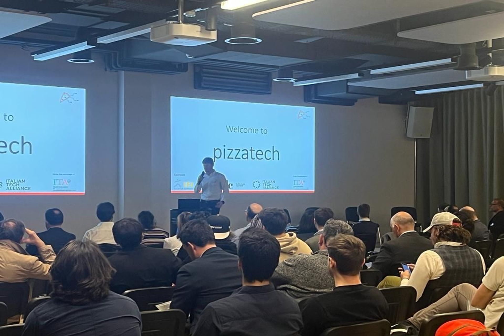 The first edition of the "Italian Tech Night", organized by the #pizzatech association, took place on the evening of 24 March 2022 at the Startup Space by IFJ in Schlieren, near Zurich: the introductory speech by the organizer Gianmaria Sbetta