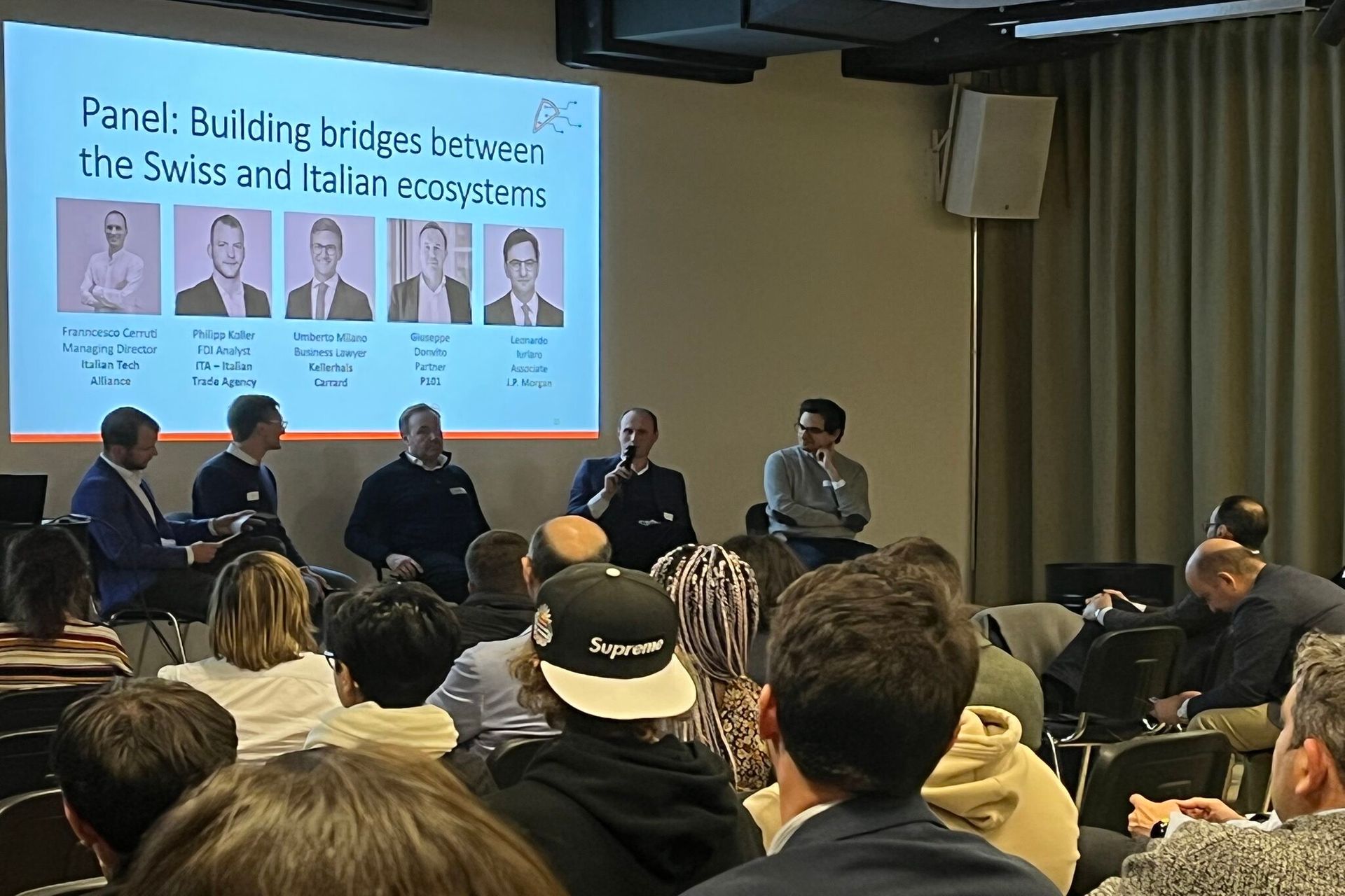 The first edition of the "Italian Tech Night", organized by the #pizzatech association, took place on the evening of 24 March 2022 at the Startup Space by IFJ in Schlieren, near Zurich: the participants in the panel "Building bridges between Swiss and Italian ecosystems , i.e. Francesco Cerruti (Italian Tech Alliance), Philipp Koller (ITA-Italian Trade Agency), Umberto Milano (Kellerhals Carrard), Giuseppe Donvito (P101) and Leonardo Iurlaro (JP Morgan)