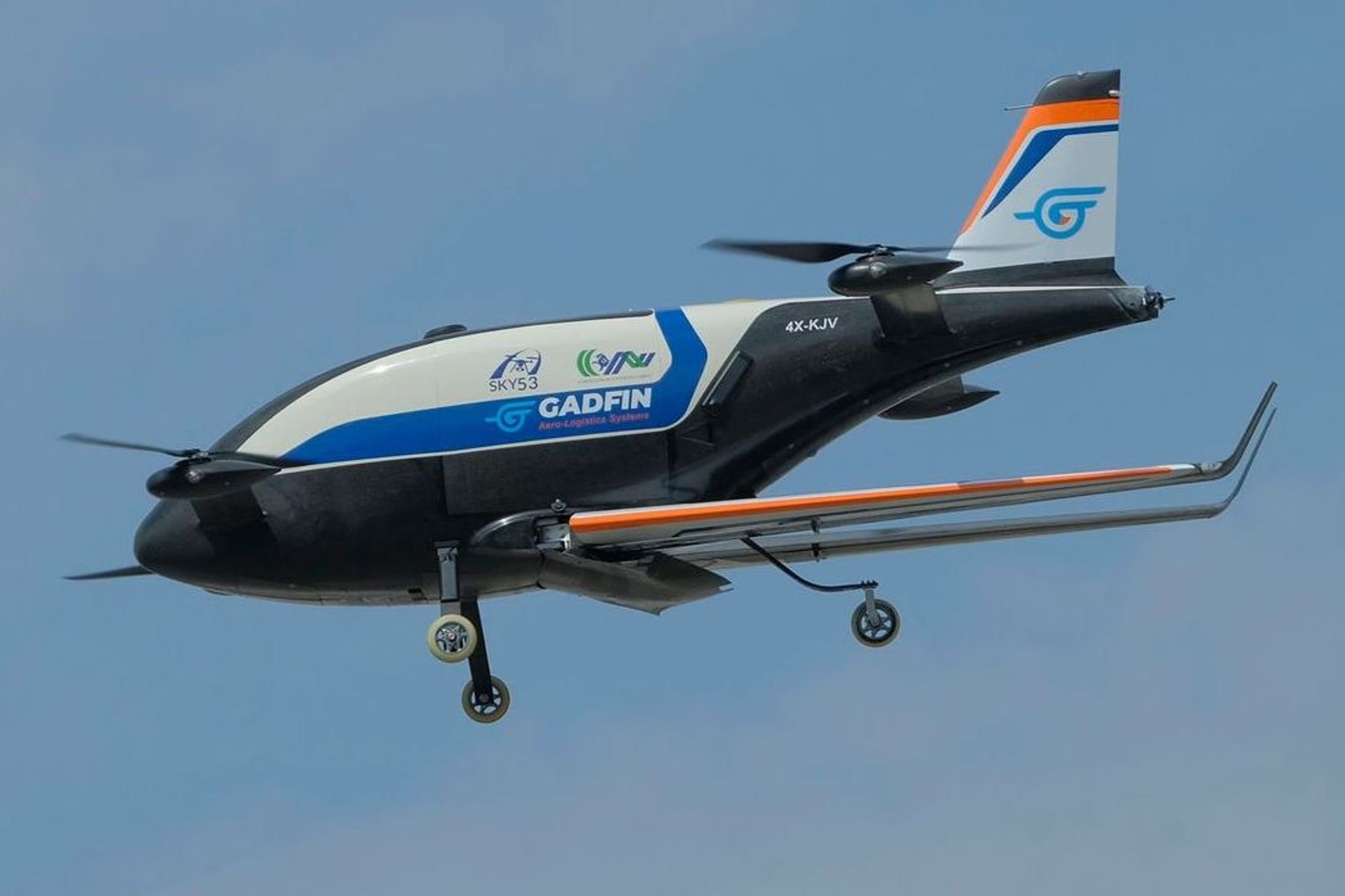 La dimostrazione del drone per trasporto di materiale sanitario del progetto “Sky 53”, effettuato nelle aree esterne del quartiere fieristico di Verona dall’operatore israeliano Gadfin