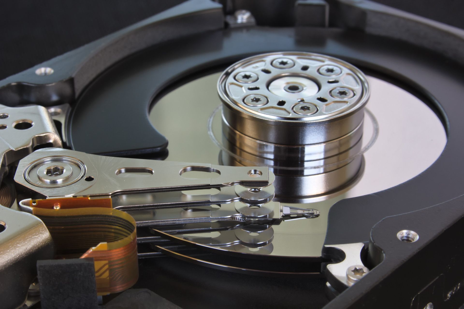 The hard disk of a personal computer is a collector of personal and sensitive data (Photo: Antonio Moreno Nadal/Pexels)