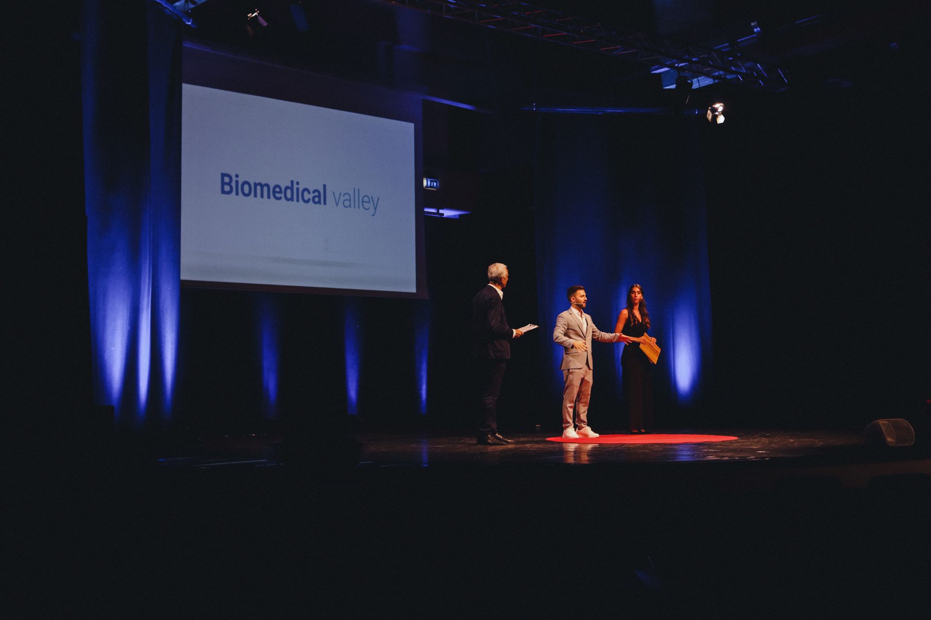 Matteo Stefanini, organizzatore del workshop “Biomedical Valley”, fra i due presentatori dell’edizione 2021 dell’evento mirandolese, Guido Zaccarelli e Samantha Taglini