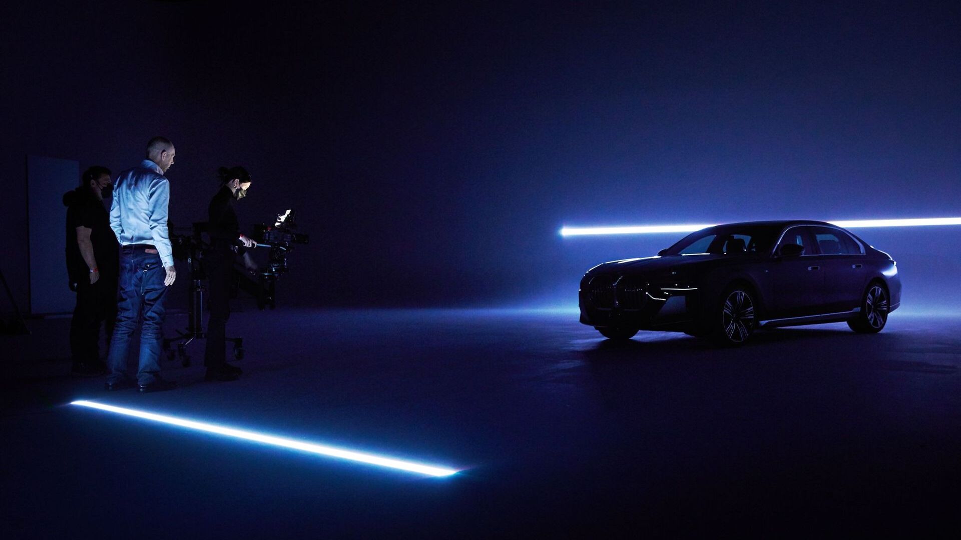 BMW i7 je na novo interpretiral britanski modni fotograf Nick Knight po merilih Forwardizma