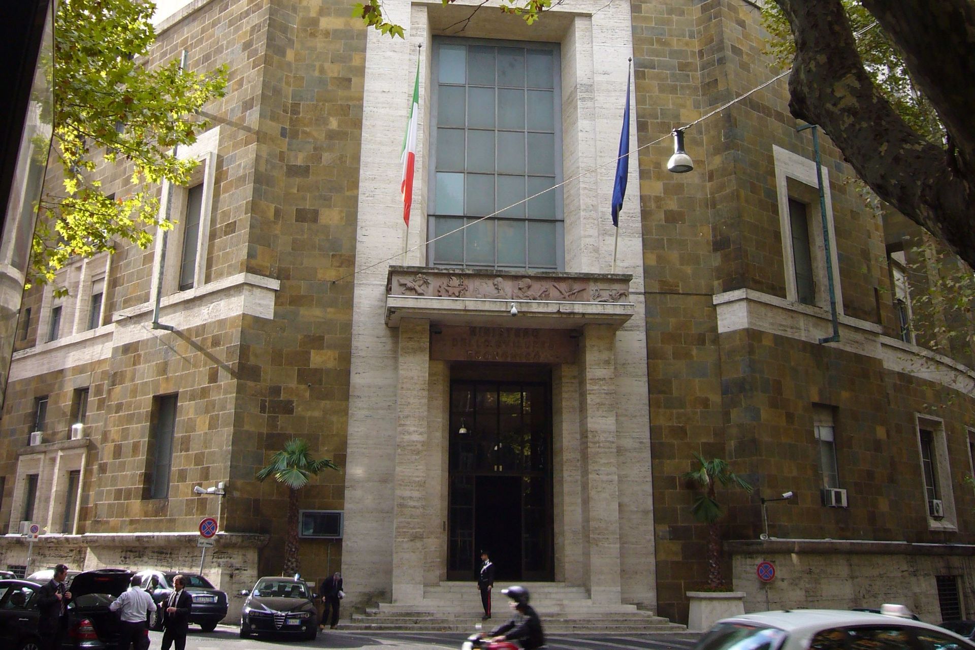 Palazzo Piacentini a Roma ospita il Ministero dello Sviluppo Economico