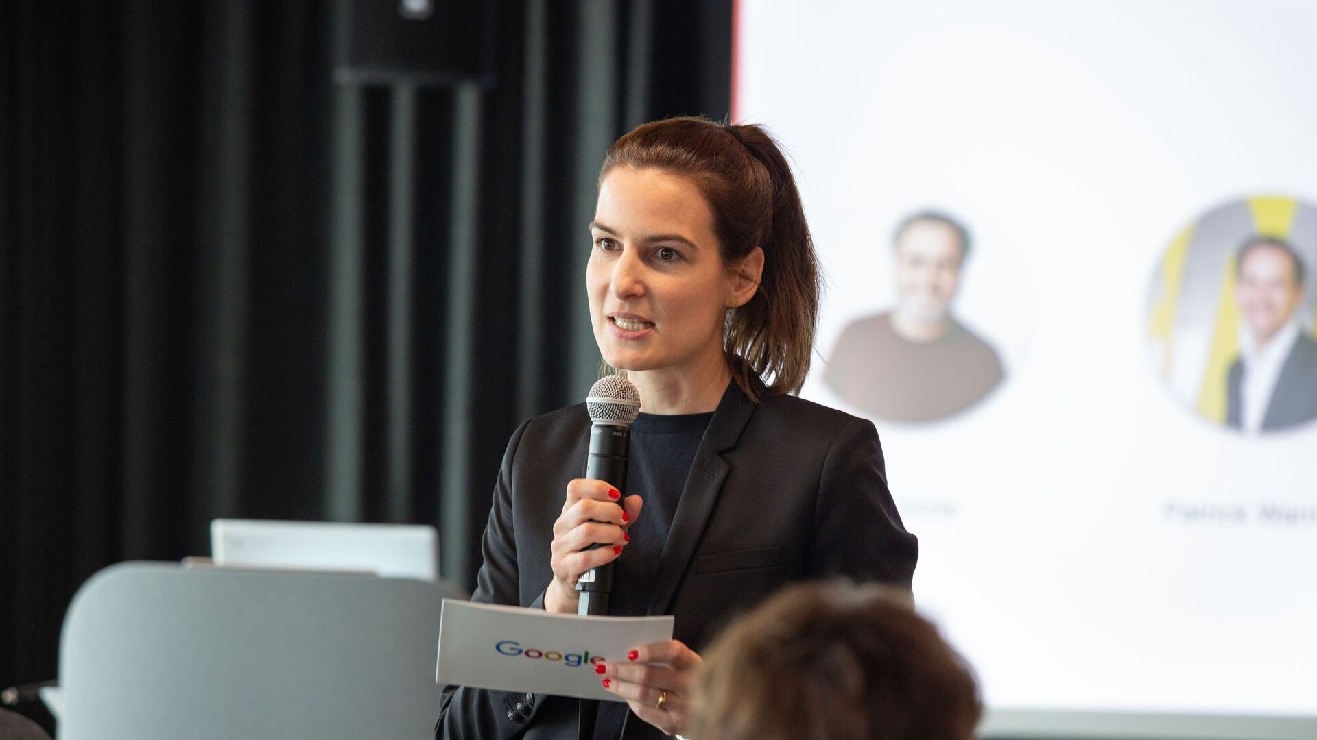 Pia De Carli، تیم رسانه ای Google Switzerland، در افتتاحیه رسمی پردیس جدید Google Europaallee در زوریخ در 27 ژوئن 2022 شرکت کرد.