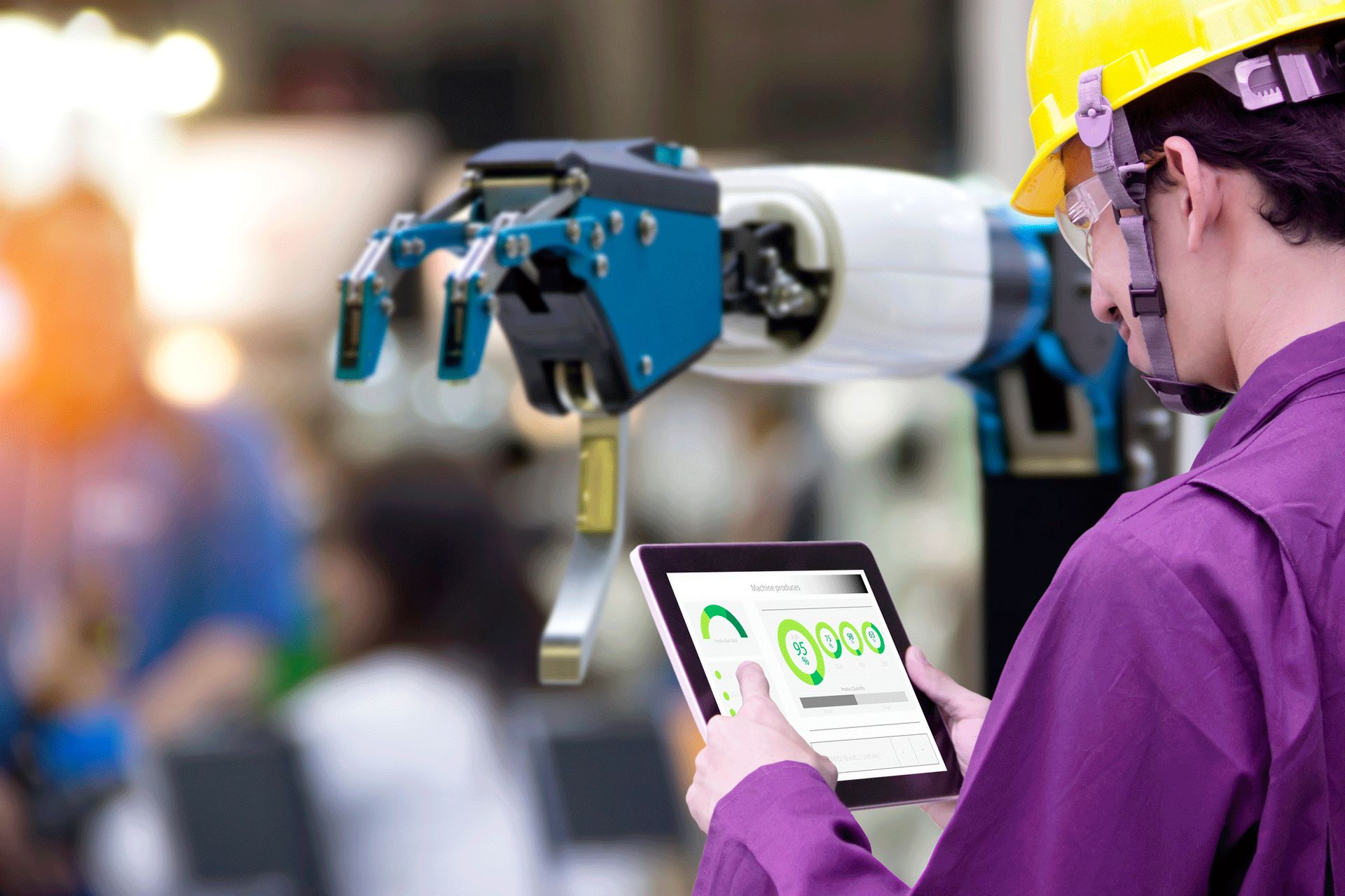 Genellikle işçilerin yerini alan geleneksel otomasyon ve robotların aksine, işbirlikçi otomatlar insanlarla yakından çalışabilir.