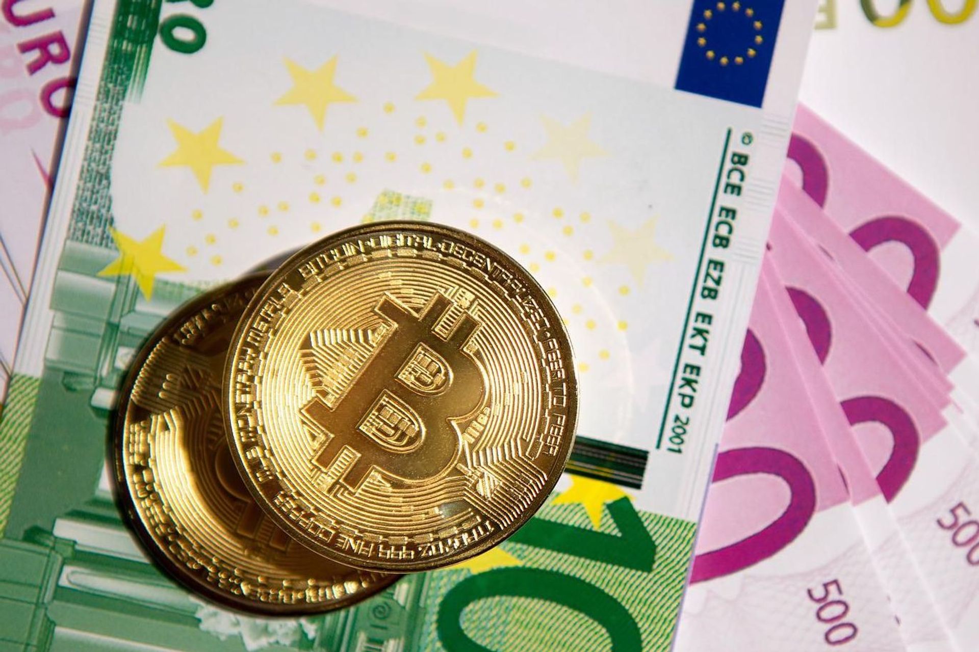 Euro ir Bitcoin derinys