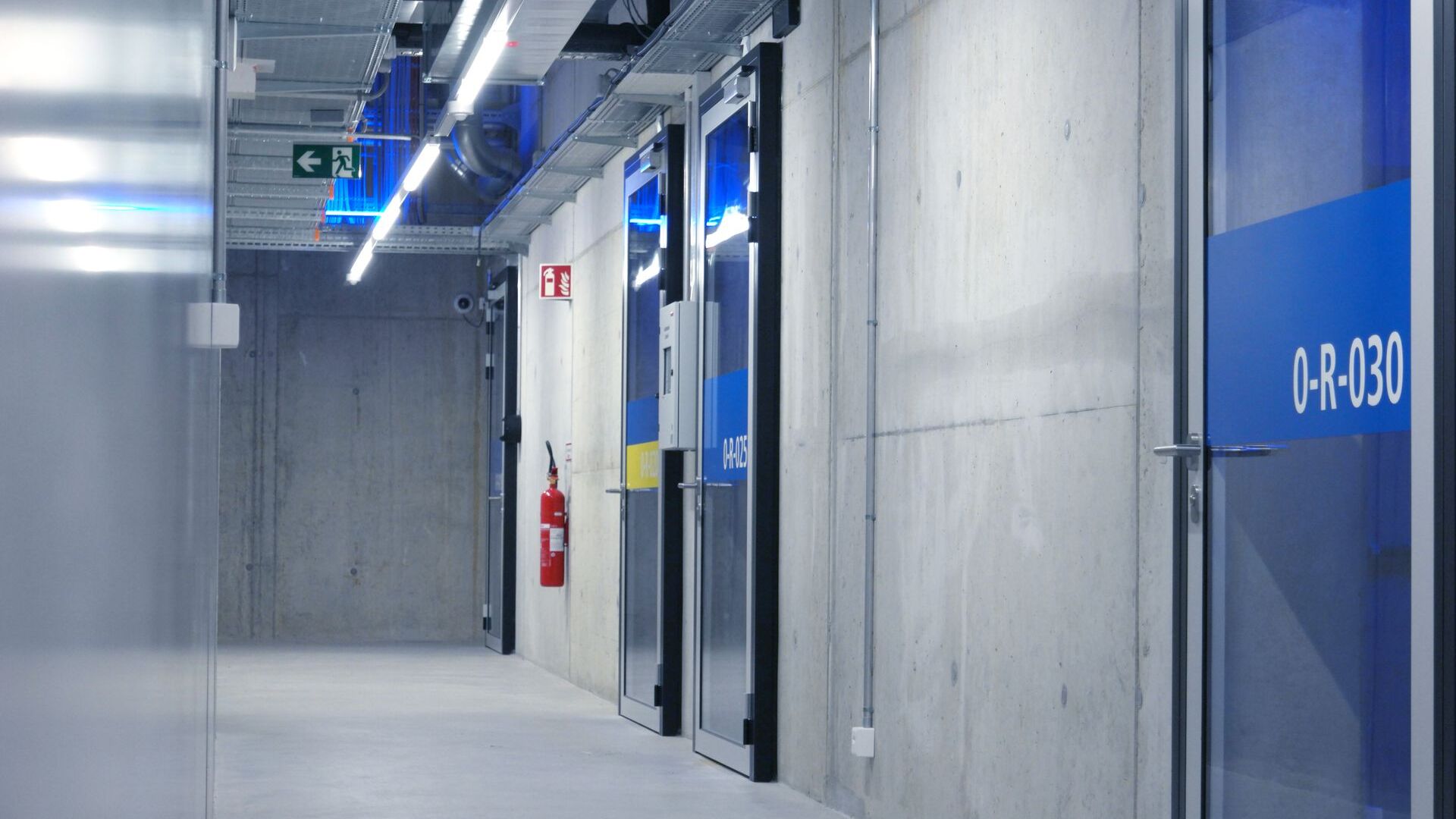 Notranji hodniki Rechenzentrum Ostschweiz v Gaisu v Appenzell Ausserrhodenu