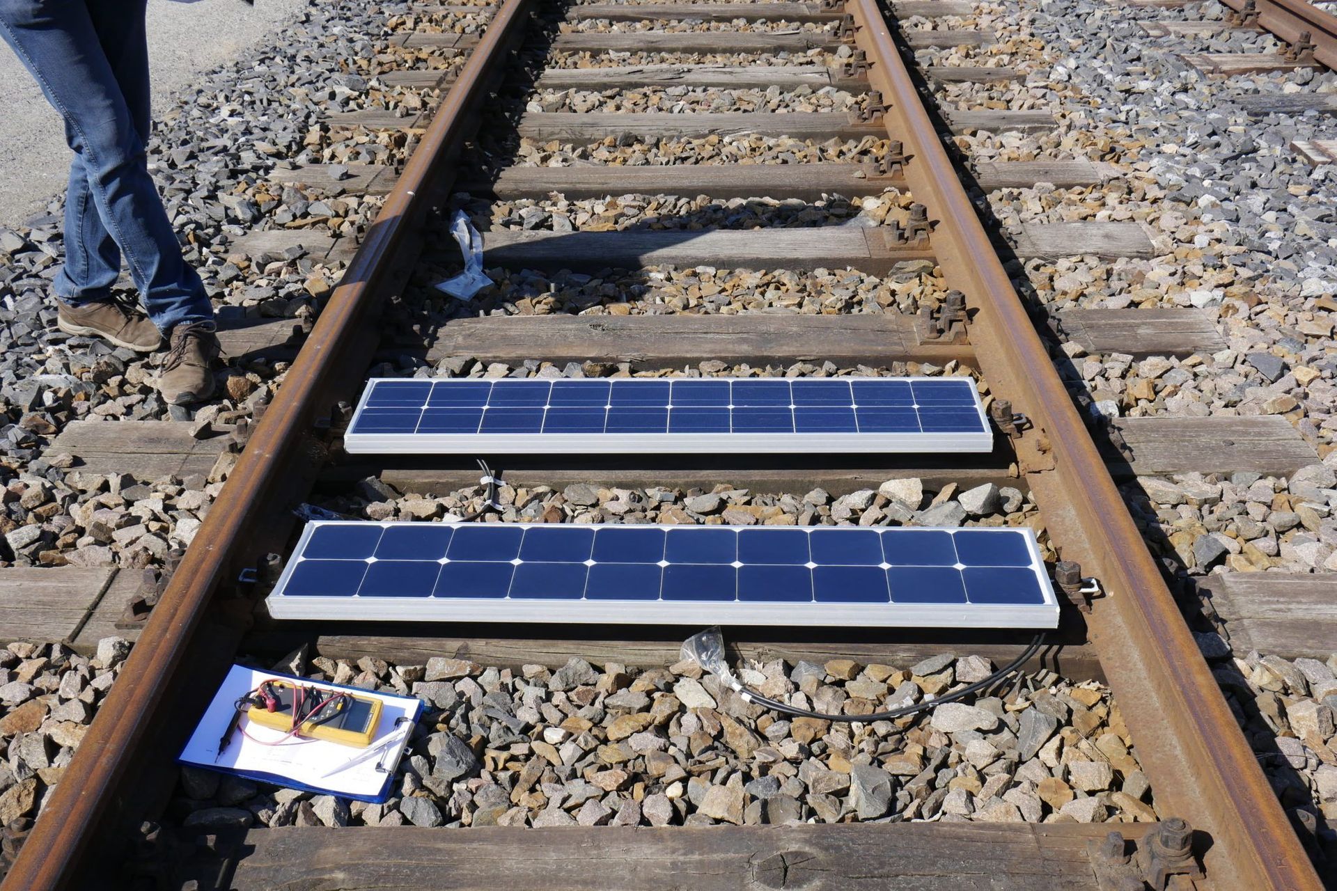 I pannelli solari Bankset Energy lungo i binari della Deutsch Bahn