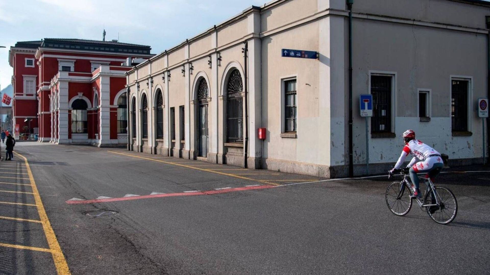 Yeni Lugano-Besso alt geçidinin şantiyesi ve SBB CFF FFS istasyonunun sözde "hizmet binası"nın taşınması