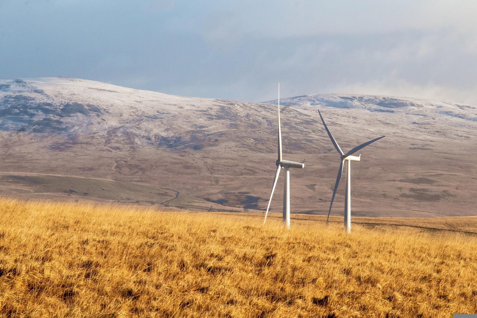 L'energia eolica sfrutta gli spostamenti d'aria dovuti al vento