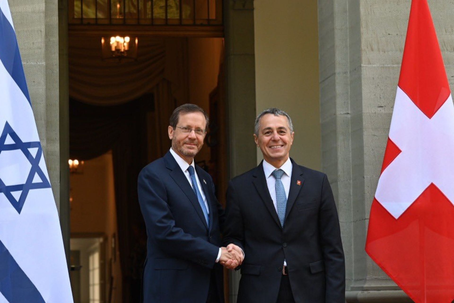 O encontro oficial entre Isaac Herzog, Presidente do Estado de Israel, e Ignazio Cassis, Presidente da Confederação Suíça, em 29 de agosto de 2022 na Lohn Residence