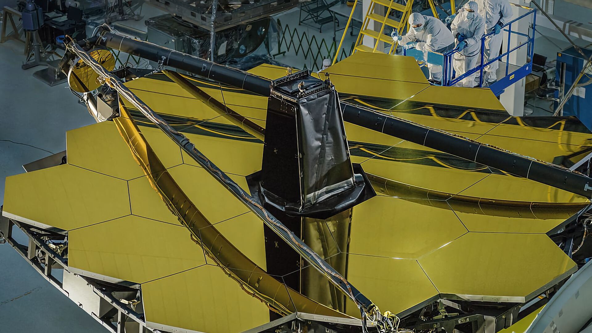 Lo specchio primario del Telescopio Spaziale James Webb