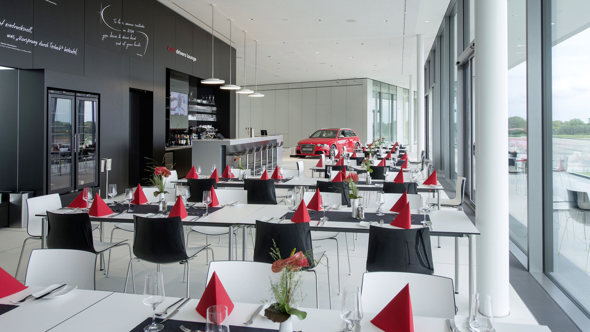 Il Competence Center Motorsport dell'Audi a Neuburg an der Donau in Germania