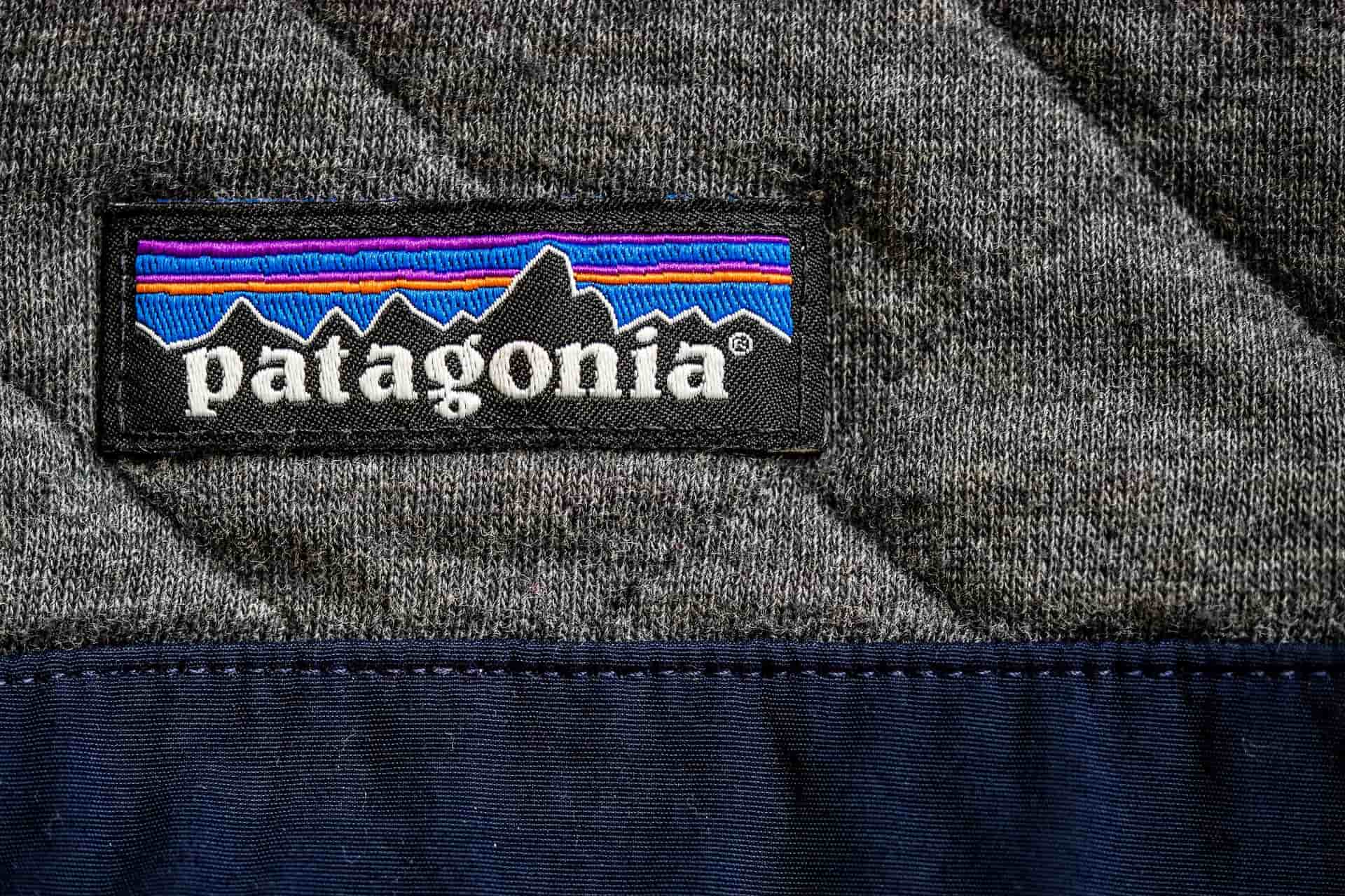 Il logo di Patagonia azienda che ha rinunciato ai suoi profitti in difesa dell'ambiente