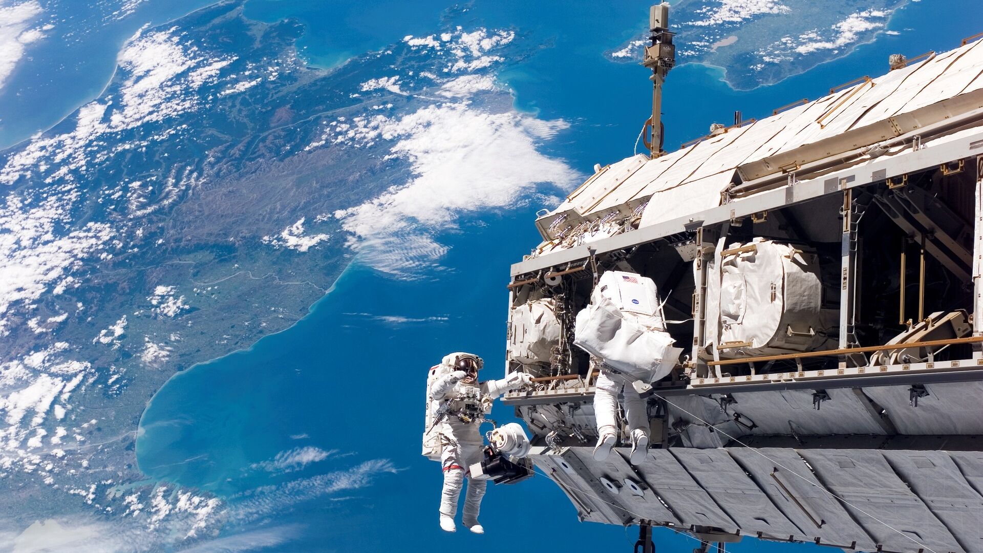 Attività di manutenzione della Stazione Spaziale Internazionale sulla verticale della Nuova Zelanda