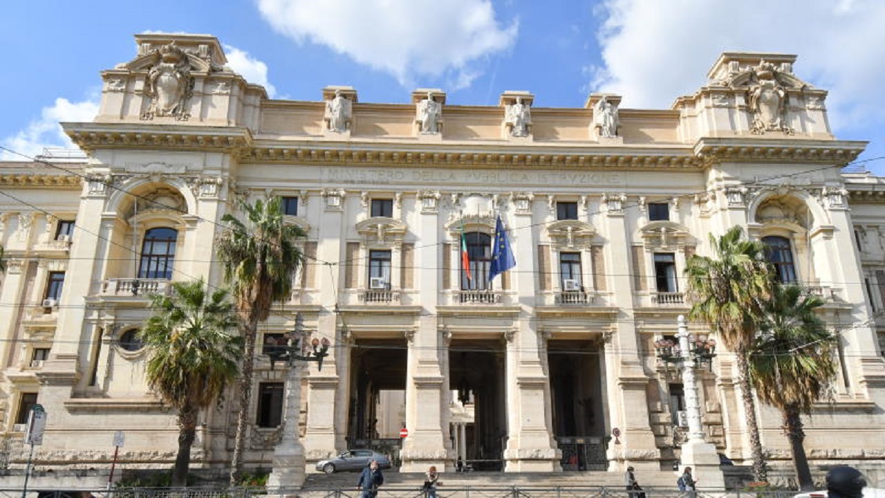 Ang punong-tanggapan ng Ministri ng Edukasyon ng Republika ng Italya sa Viale Trastevere sa Roma