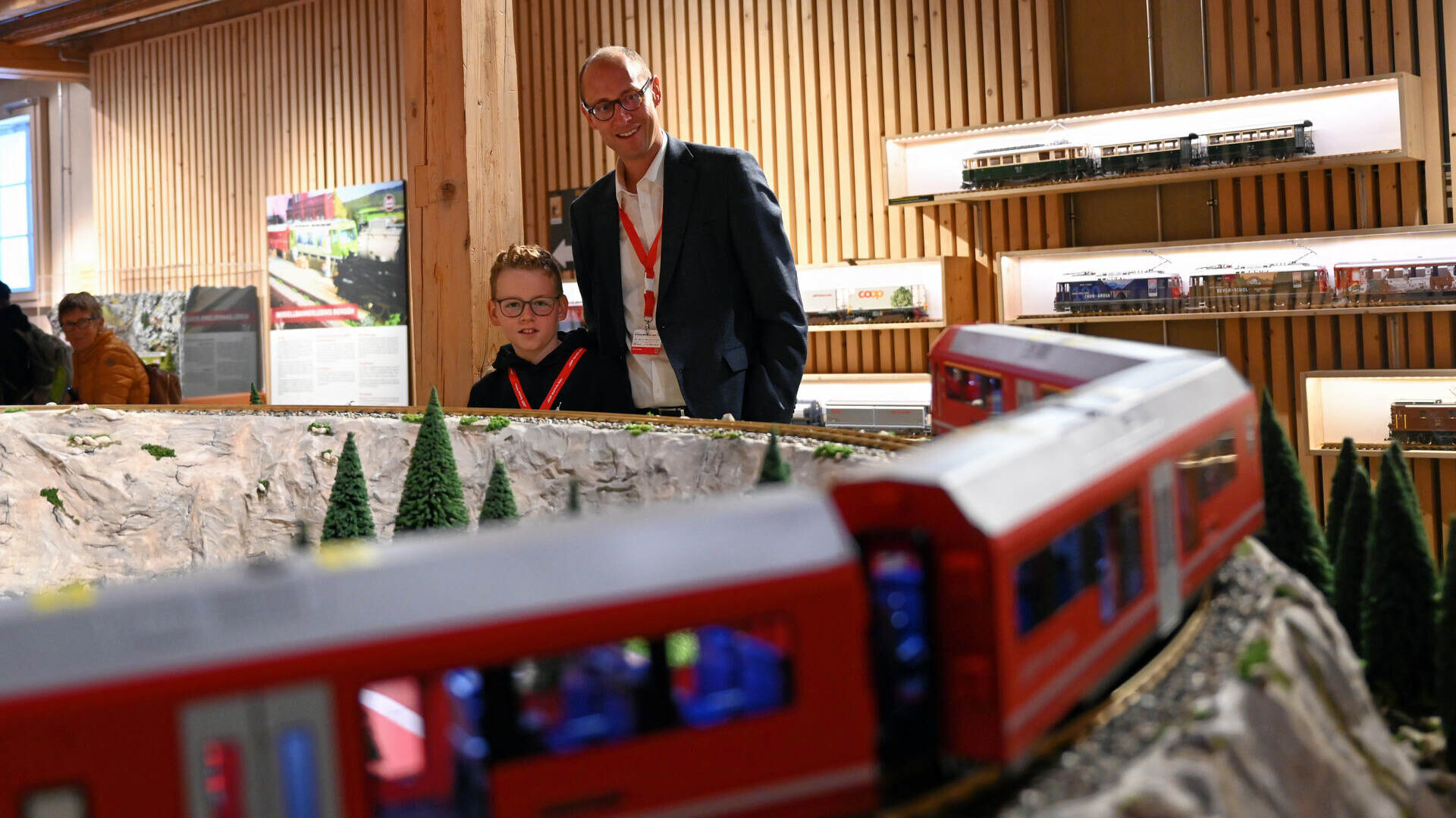 Aktivnosti za javnost Graubündena tijekom rekorda za najduži uskotračni vlak na svijetu Retijskih željeznica