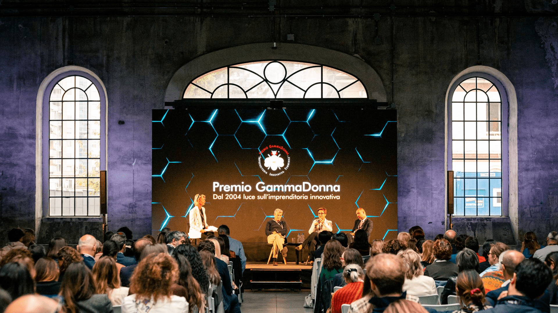 Vincitori e organizzatori dell’edizione 2022 del “Premio GammaDonna” in Italia (Foto: Alessandro Rocca)