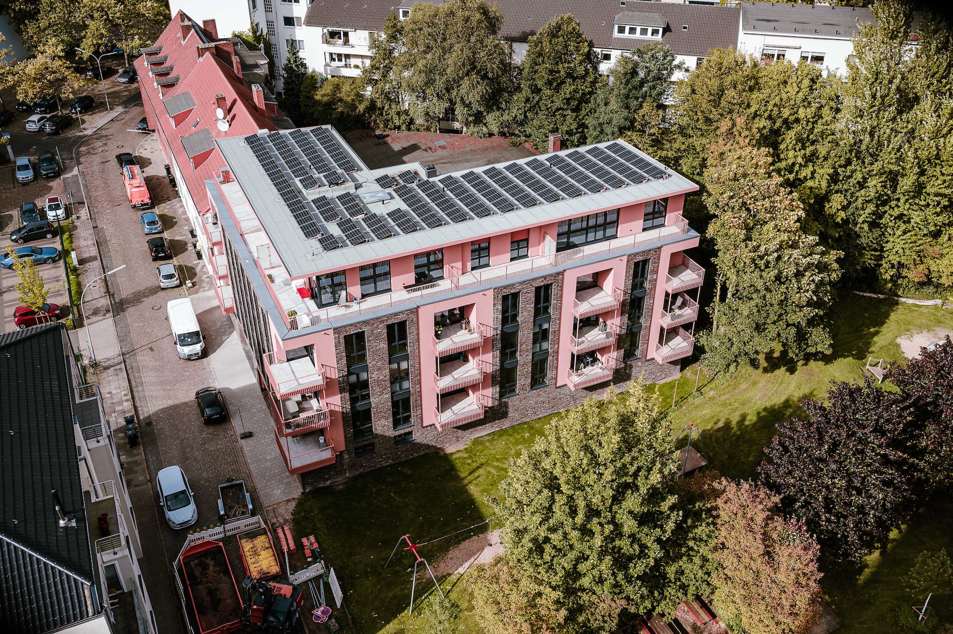 La casa del Futuro di Bremerhaven ha pannelli fotovoltaici sul tetto ed è alimentata a energia verde (Foto: Deceuninck)