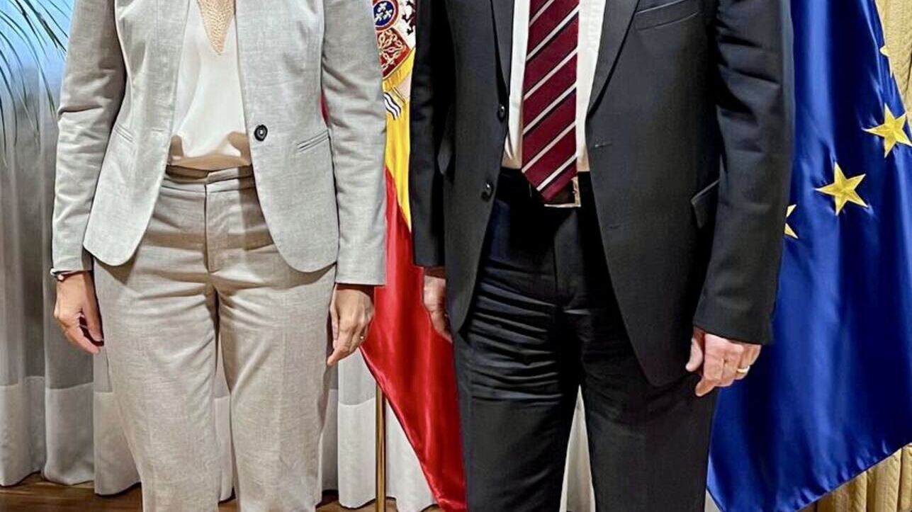 Il Consigliere Federale svizzero Guy Parmelin e la Ministra spagnola Reyes Maroto