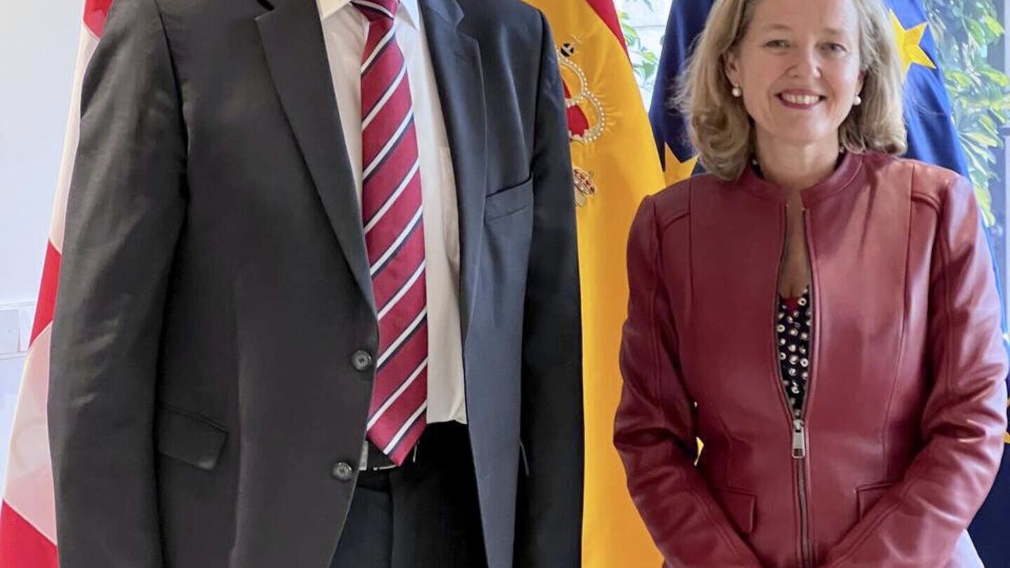 Il Consigliere svizzero Federale Guy Parmelin e la Ministra spagnola Nadia Calviño