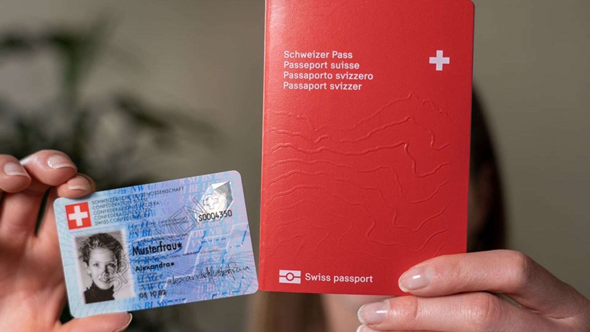 Il nuovo passaporto svizzero biometrico è stato presentato il 31 ottobre 2022